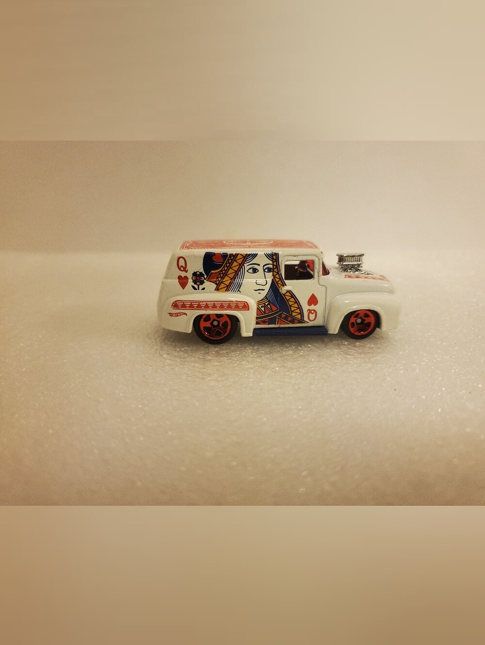 Super Van / King & Queen of Hearts / HW Art Cars / Hot Wheels '56 Ford Loose
